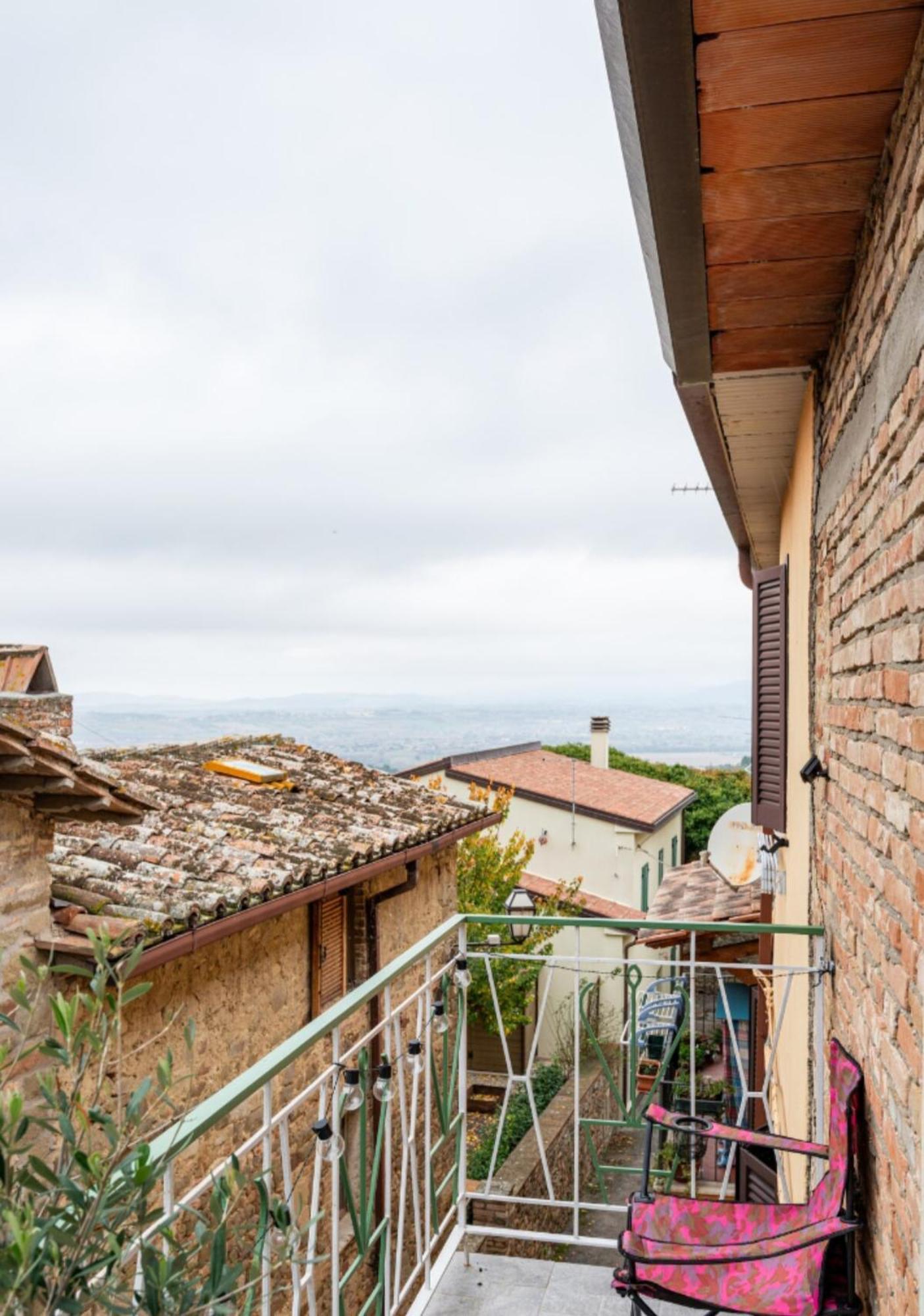 Casa Il Sole, Vicino Deruta Assisi Perugia Monte Falco Екстериор снимка